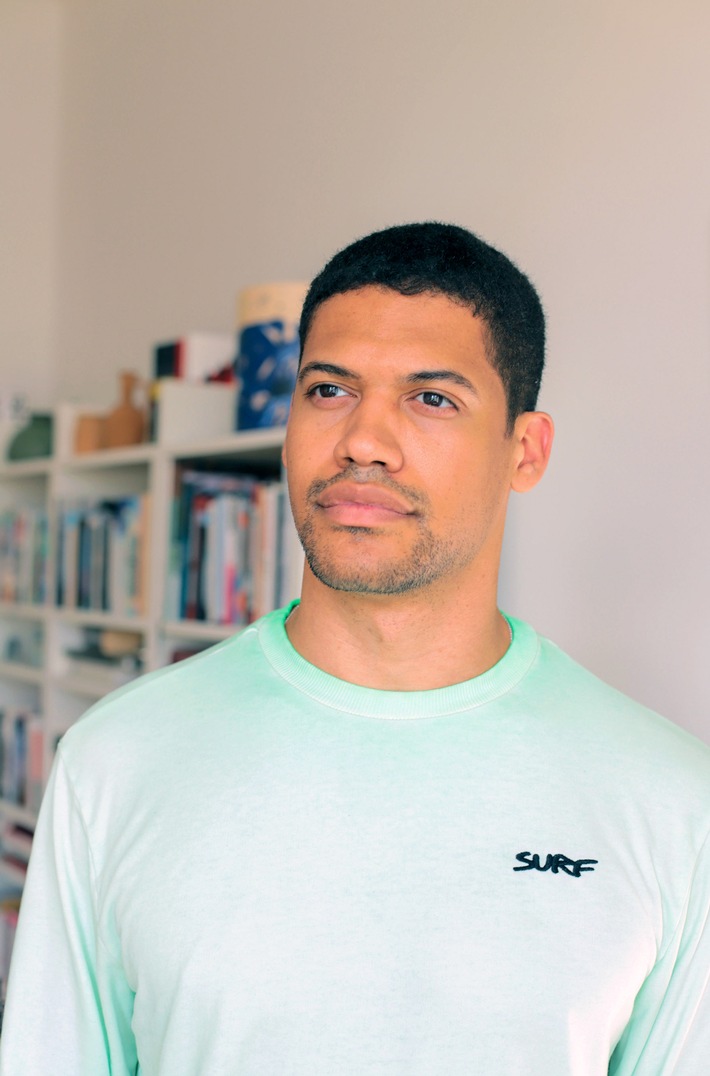 Putins Russland: Welche Chancen hat die Opposition? Journalistin Masha Borzunova und Schauspieler Jean-Michel Scherbak forschen für "Tracks East" nach - ab Dienstag, 25. April auf arte.tv