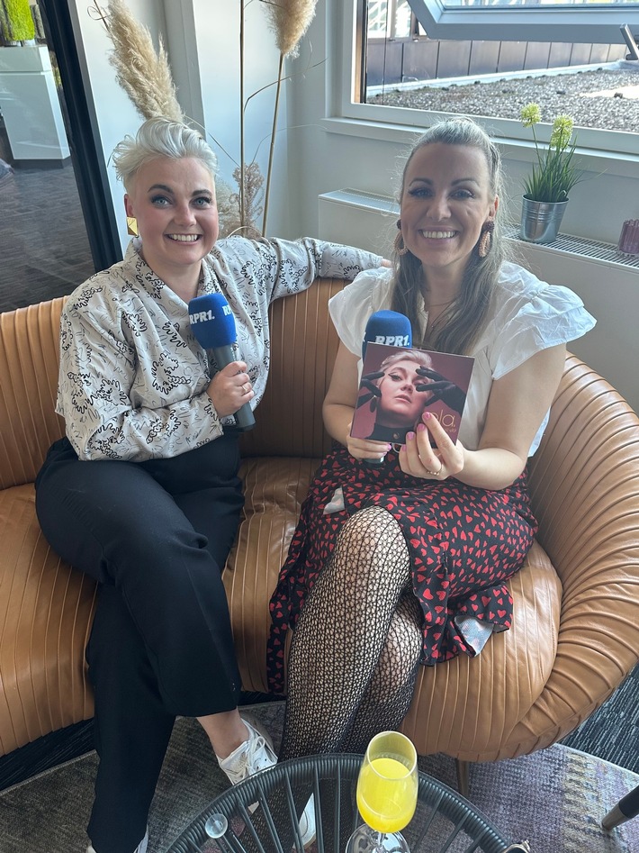 Ela im Music made in Germany Interview auf RPR1. über ihre Arbeit mit Sarah Connor, die schwere Integration, die Rolle der Familie und das wichtige Engagement in der LGBTQ Community