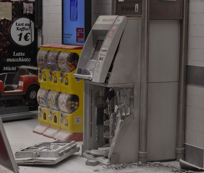 POL-AC: Einbruch in Supermarkt-Filiale - Geldautomat aufgebrochen