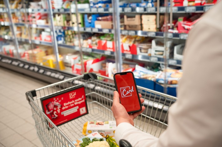 Neben dem digitalen Kassenbon lässt sich mit der Kaufland-App auch durch eine digitale Einkaufsliste Papier sparen. Foto: Kaufland / Weiterer Text über ots und www.presseportal.de/nr/111476 / Die Verwendung dieses Bildes für redaktionelle Zwecke ist unter Beachtung aller mitgeteilten Nutzungsbedingungen zulässig und dann auch honorarfrei. Veröffentlichung ausschließlich mit Bildrechte-Hinweis.