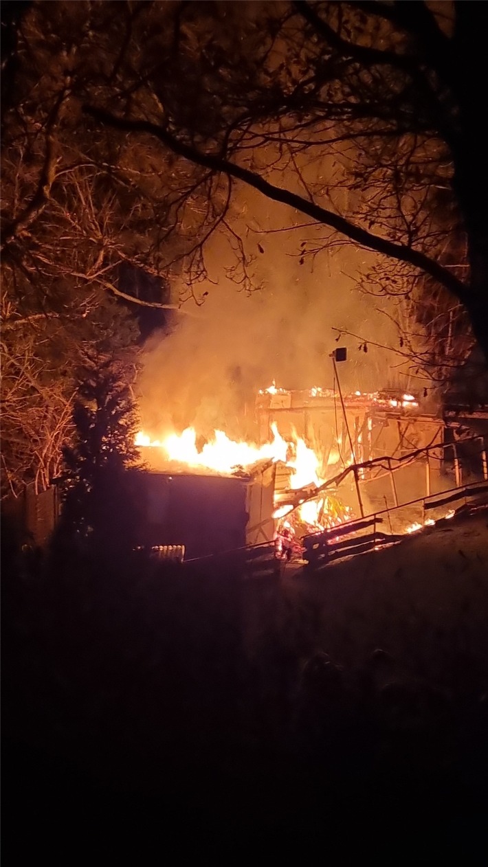 POL-ME: Vereinsheim abgebrannt - die Polizei ermittelt - Velbert - 2212060