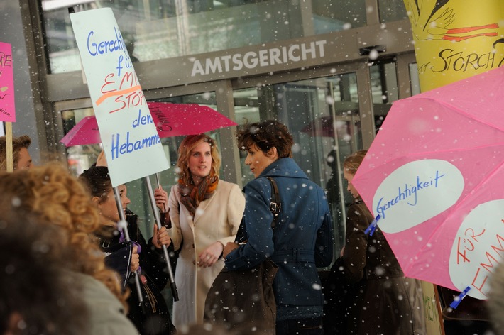 ZDF-Gerichtsdrama &quot;Nacht der Angst&quot; / Nina Kunzendorf als Hebamme im &quot;Fernsehfilm der Woche&quot; (FOTO)