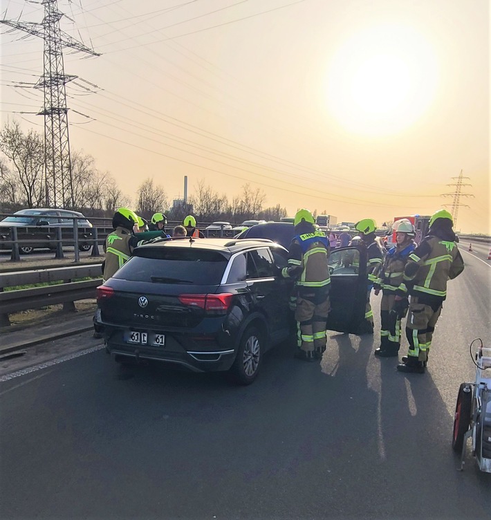 FW-OB: Verkehrsunfall auf der BAB 42