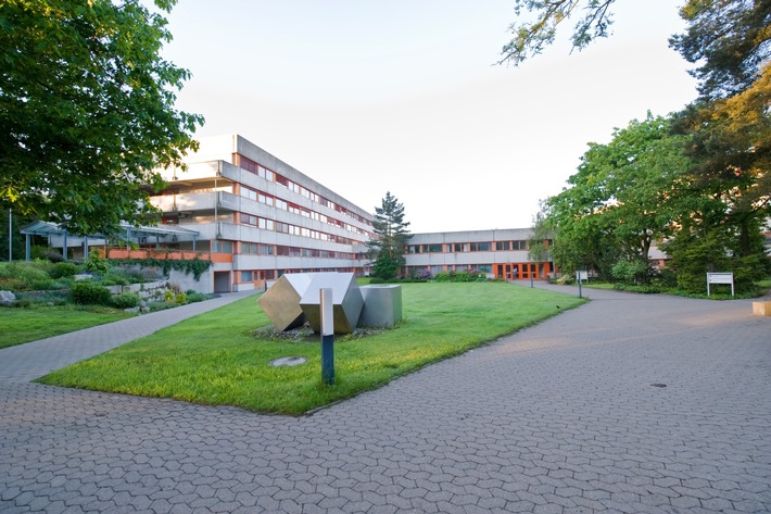 Pressemitteilung: Gespräche mit Bezirkskliniken zur Zukunft des Zentrums für Neurologie und Neurologische Rehabilitation