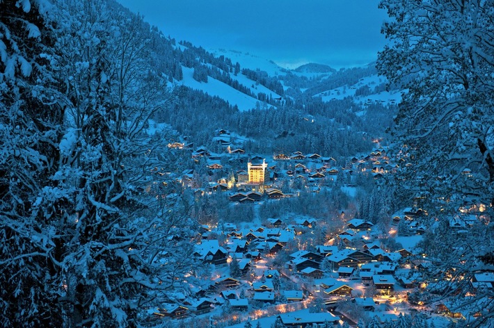 Medienmitteilung: Ein Feuerwerk für Familien im besten Ferienhotel der Schweiz