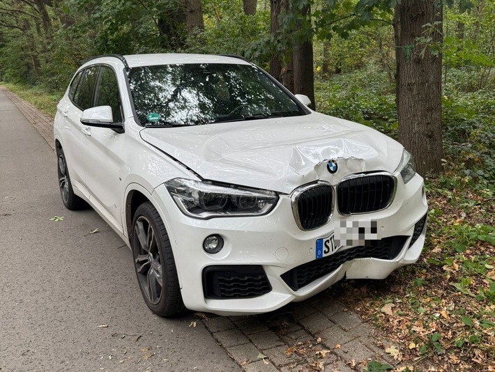 POL-STD: Autofahrer fährt in Stade gegen einen Baum - Ersthelfer reagieren couragiert und vorbildlich