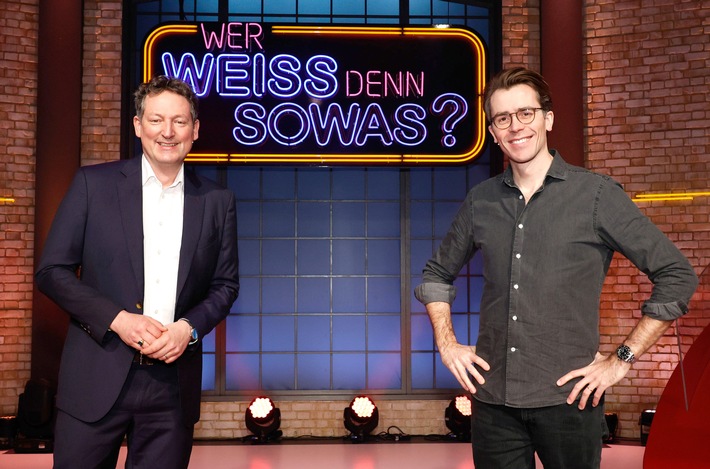 Das Erste: Der Nächste, bitte! Eckart von Hirschhausen und Johannes Wimmer bei "Wer weiß denn sowas?" / Das Wissensquiz vom 8. bis 12. März 2021, um 18:00 Uhr im Ersten