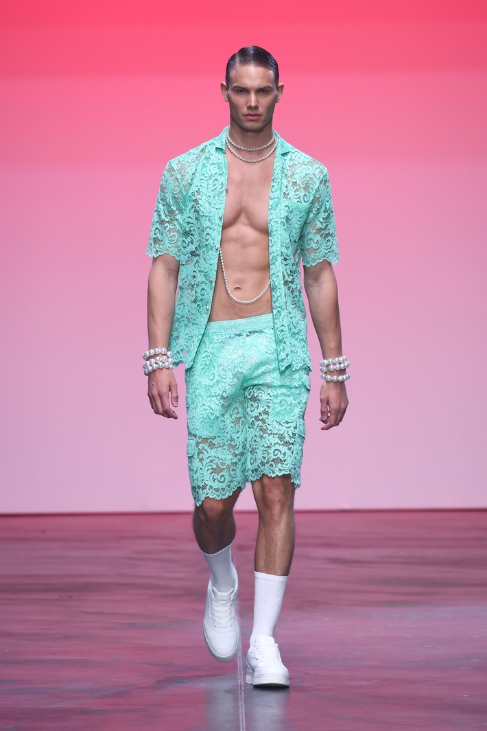 21_Runway_MarcelOstertag_SS25_by_Getty_Images_Sebastian_Reuter.JPG