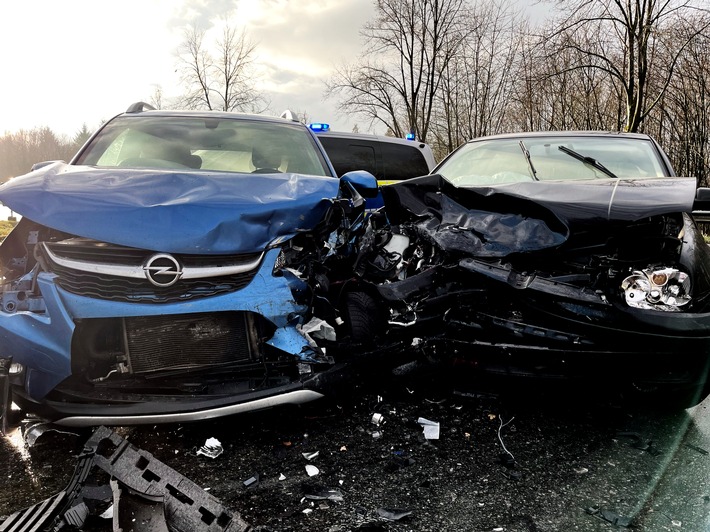 POL-MI: Verkehrsunfall mit zwei Verletzten