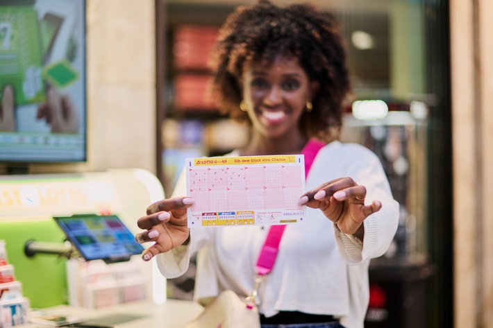 LOTTO 6aus49: Nordrhein-Westfale knackt den Jackpot / Rund 9,5 Millionen Euro gehen in das Münsterland
