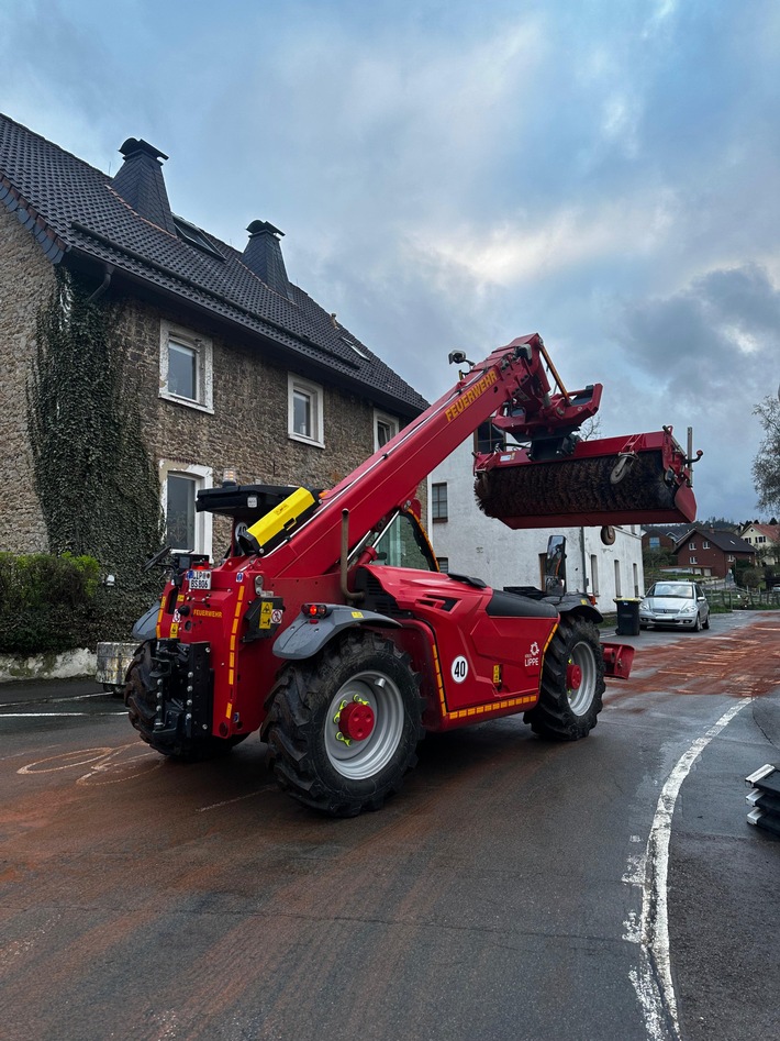 FW-DT: Ölspur in Heiligenkirchen erfordert Feuerwehreinsatz