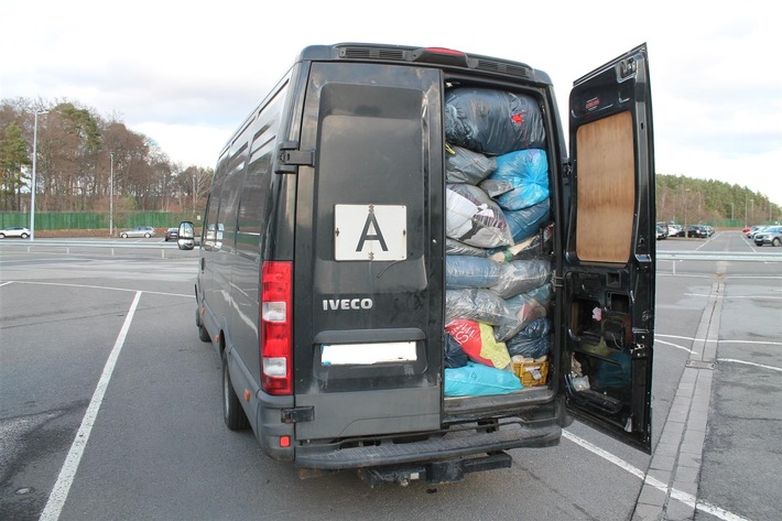 POL-PDKL: Kleintransporter erheblich überladen