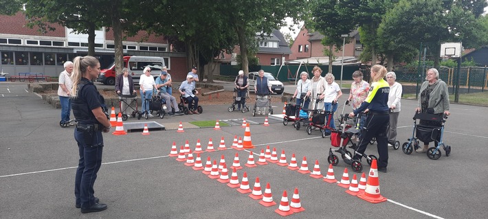 POL-COE: Senden, Ottmarsbocholt/ Sicher mit dem Rollator unterwegs