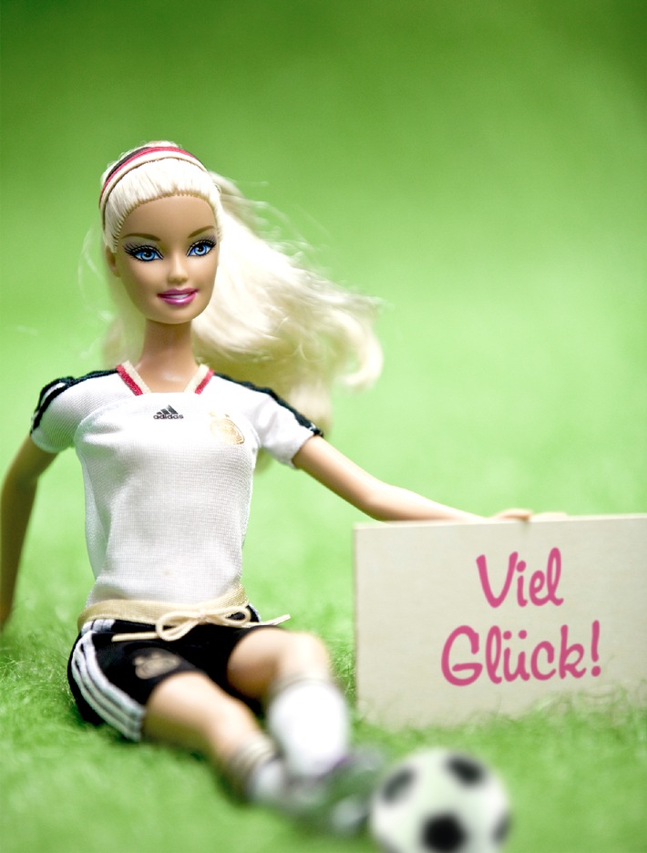 1:0 für DFB-Barbie / Die DFB-Barbie von Mattel sorgt kurz vor der Frauenfußball-Weltmeisterschaft 2011 für Schwung in Deutschlands Spielzeugregalen (mit Bild)