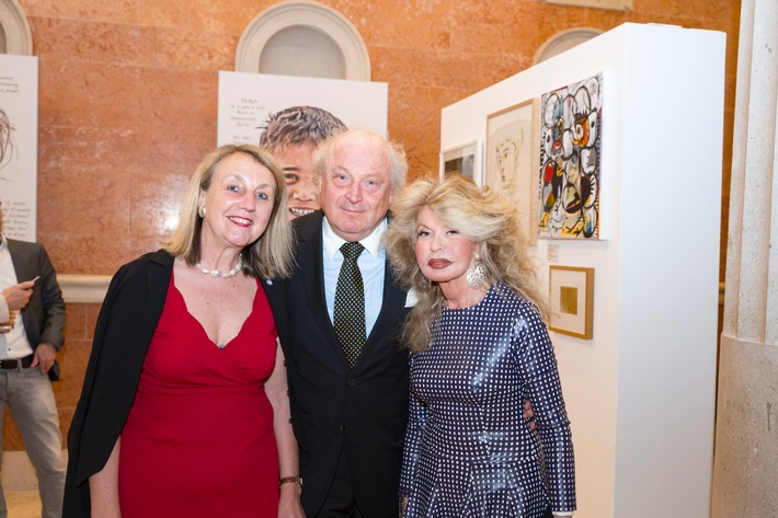 OFID Benefiz-Kunstauktion: 50.000 Euro für die Flüchtlingshilfe des Roten Kreuzes - BILD