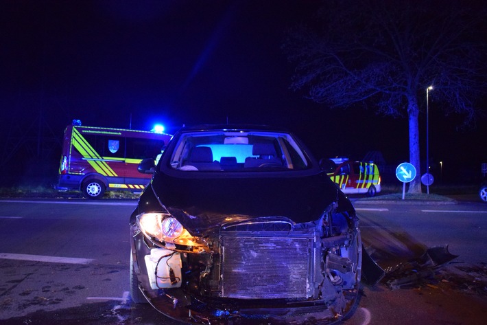 POL-HF: Fahrlässige Körperverletzung bei Verkehrsunfall- Peugeot übersehen