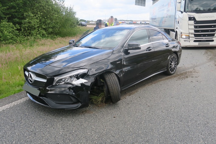 POL-DEL: Autobahnpolizei Ahlhorn: Verkehrsunfall mit hohem Sachschaden auf der Autobahn 1 im Bereich der Gemeinde Stuhr