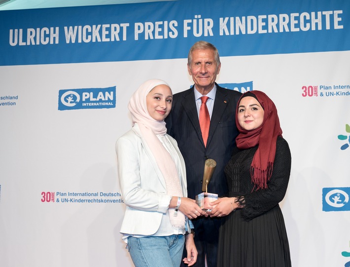 Ulrich Wickert Preis für Kinderrechte zum achten Mal in Berlin an Journalisten verliehen