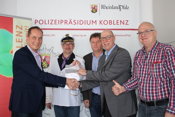 POL-PPKO: Koblenz: FC PP überreicht Spende an Koblenzer Hospizverein
