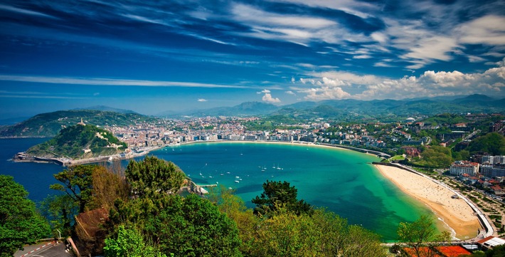 Medieninformation: Air France fliegt im Sommer von Genf nach Biarritz