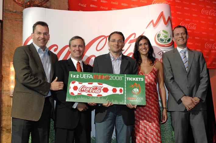 Coca-Cola bringt die UEFA EURO 2008 direkt zu den Fans