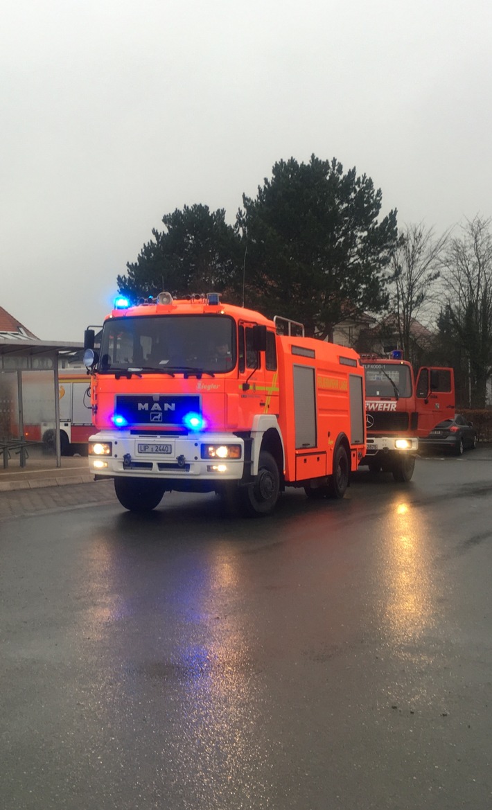 FW Lage: Einsatzreicher Tag für die Feuerwehr Lage - 04.01.2019
