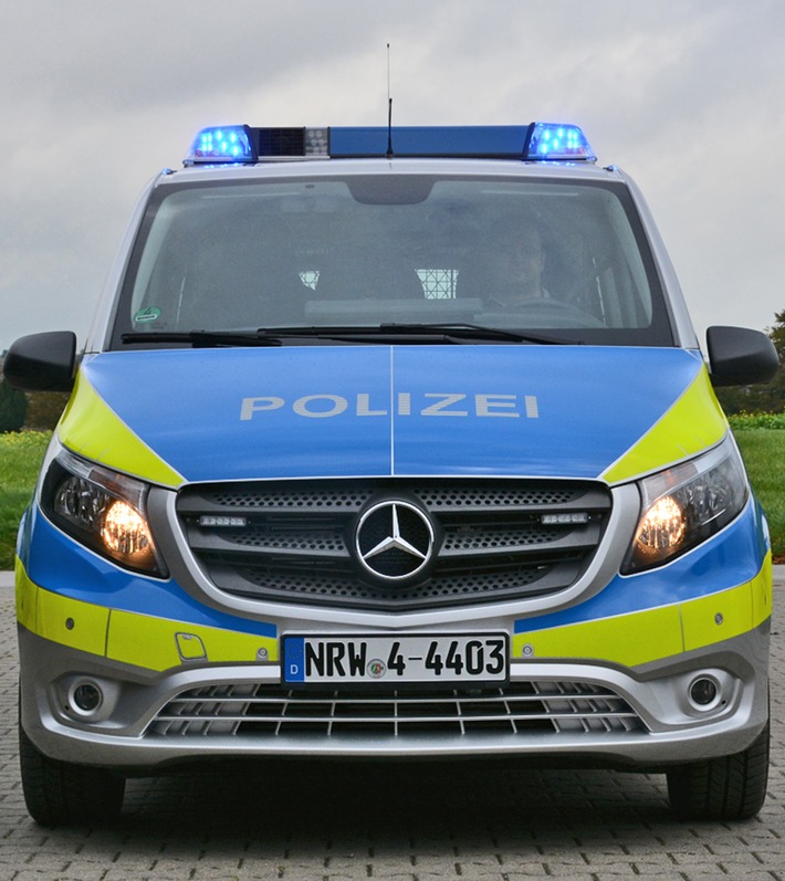 POL-ME: Rollstuhlfahrer beraubt - die Polizei bitte um Hinweise - Ratingen - 2405088