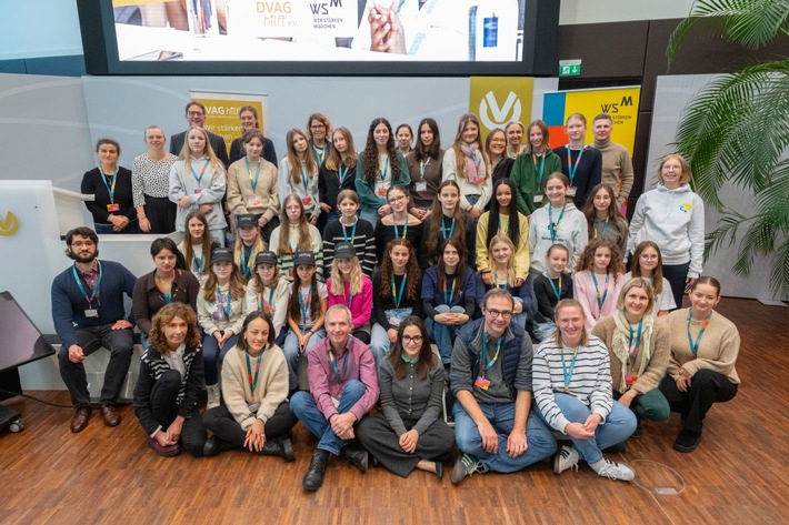 Dritte Projektrunde von "WSM" für hessische Schulen in Marburg gestartet / DVAG setzt sich erneut für Chancengleichheit von jungen Frauen ein