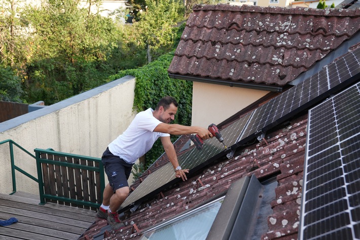 PV-Anlage im Winter: Experte verrät, was bei Schnee auf den PV-Modulen zu tun ist