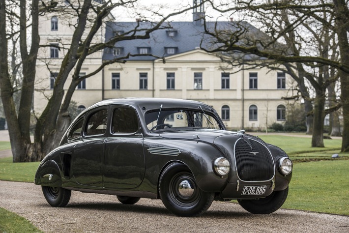 Stromlinienförmige Markenikone: Der SKODA 935 DYNAMIC feiert seinen 85. Geburtstag