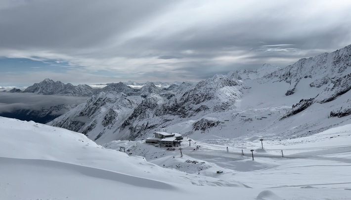 Winterstart am Stubaier Gletscher: Erste Anlagen seit 8.10. geöffnet