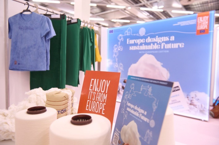 Der EUCOTTON Stand auf der Munich Fabric Start 2024 / Weiterer Text über ots und www.presseportal.de/nr/167301 / Die Verwendung dieses Bildes für redaktionelle Zwecke ist unter Beachtung aller mitgeteilten Nutzungsbedingungen zulässig und dann auch honorarfrei. Veröffentlichung ausschließlich mit Bildrechte-Hinweis.