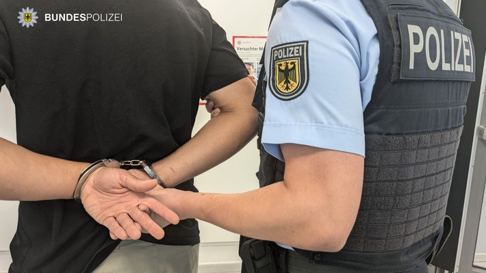 Bundespolizeidirektion München: Bundespolizei greift vermissten 15-Jährigen auf / Jugendlicher leistet Widerstand