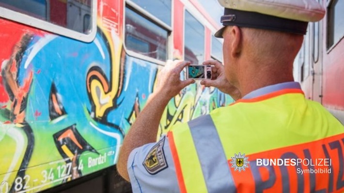 Bundespolizeidirektion München: Graffititäter festgenommen: Sehr gute Zusammenarbeit von Landes- und Bundespolizei führt zum Erfolg