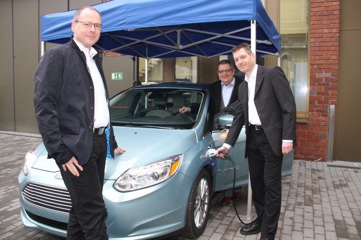 Ford in Saarlouis spendet Ford Focus Electric an htw saar (FOTO)