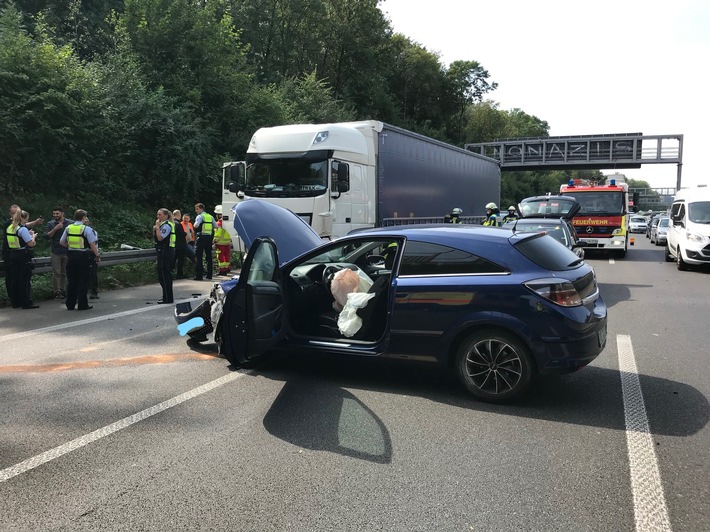 FW-BO: Eine verletzte Person bei Verkehrsunfall auf der BAB 40