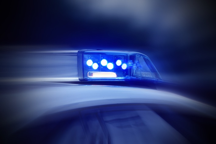 POL-ME: Nach Verfolgungsfahrt: Polizei nimmt mutmaßlichen Autodieb fest - Ratingen - 2401079