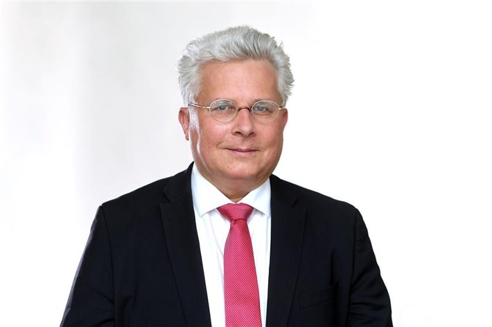 Kontinuität an der Spitze: Frank Schwarz verlängert seinen Vertrag als Geschäftsführer