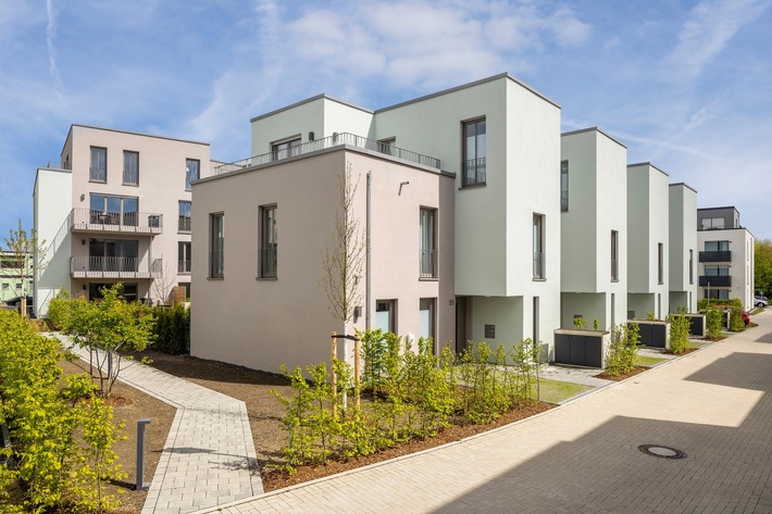 Pressemitteilung: Baufertigstellung der letzten Wohnungen und Reihenhäuser im Instone-Projekt „Wohnen im Hochfeld" in Düsseldorf-Unterbach
