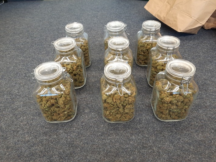 POL-HA: Vorrat mit Folgen: 2,5kg Marihuana, teilweise in Einmachgläsern, aufbewahrt