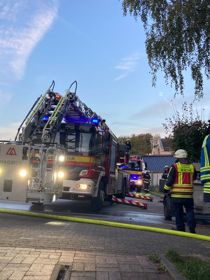 FW-EN: Feuer am Gemeindehaus - Feuerwehr konnte Brand des Gebäudes verhindern