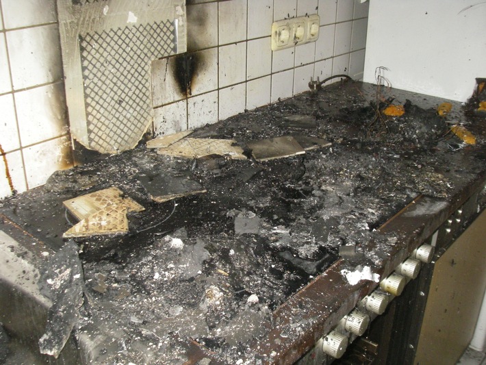 POL-DN: Küchenbrand