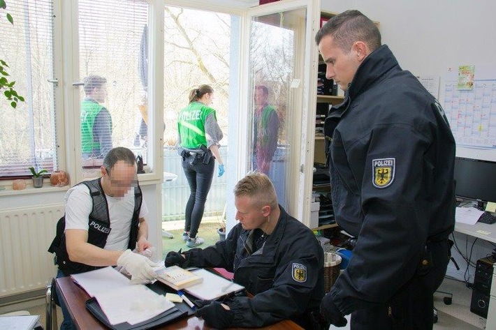 BPOL-KS: Bundespolizei Kassel durchsucht Wohnung von mutmaßlichem Fahrkartenbetrüger