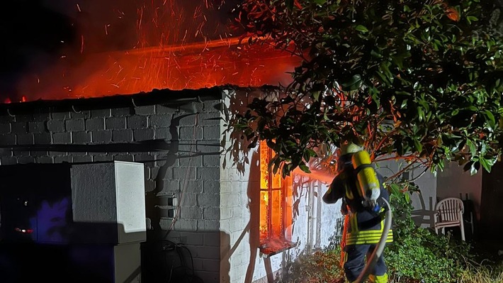 FW Celle: Schuppenbrand in der Hannoverschen Straße