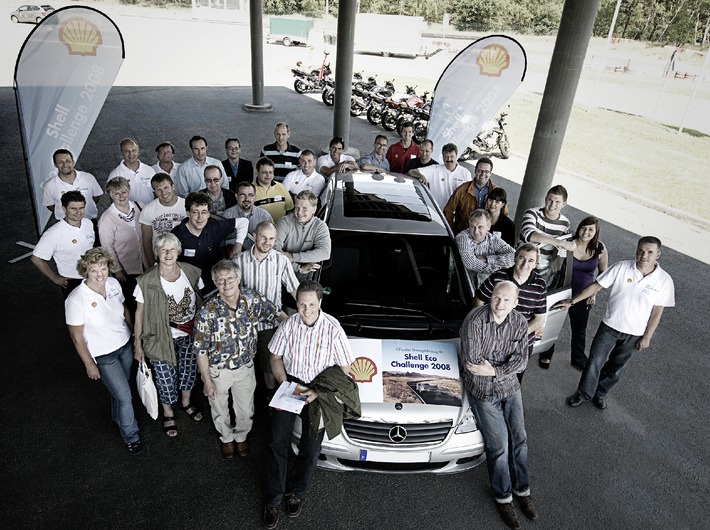 Sparen mit Shell: 300 Autofahrer lernen Kraftstoffsparen bei der Shell Eco Challenge