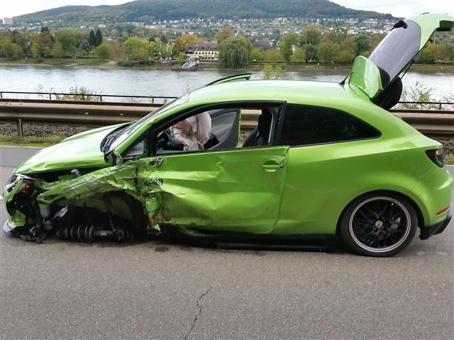 POL-PPKO: Mücke verursacht Verkehrsunfall
    - B9 vor KO-Stolzenfels voll gesperrt.