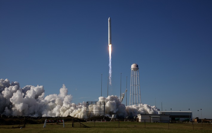 Northrop Grumman Antares ? CRS ? 2 Trägerrakete. Weiterer Text über ots und www.presseportal.de/nr/133303 / Die Verwendung dieses Bildes ist für redaktionelle Zwecke honorarfrei. Veröffentlichung bitte unter Quellenangabe: "obs/Automobili Lamborghini S.p.A." Northrop Grumman Antares ? CRS ? 2 Trägerrakete. Weiterer Text über ots und www.presseportal.de/nr/133303 / Die Verwendung dieses Bildes ist für redaktionelle Zwecke honorarfrei. Veröffentlichung bitte unter Quellenangabe: "obs/Automobili Lamborghini S.p.A."