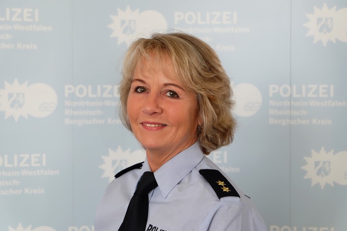 POL-RBK: Rheinisch-Bergischer Kreis - Birgit Buchholz - die neue Abteilungsleiterin hat ihre Arbeit aufgenommen
