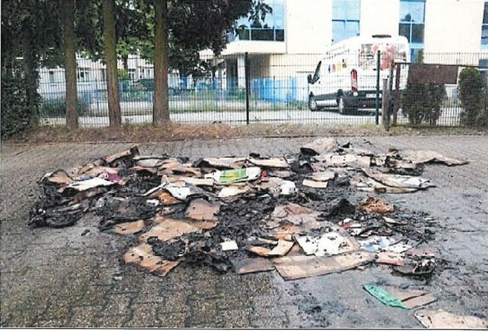 POL-ME: Müllcontainerbrand: Polizei ermittelt - 2506045