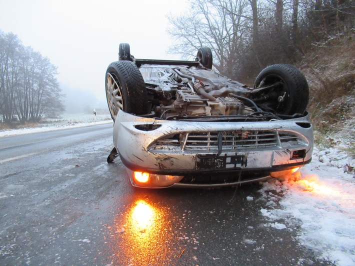 POL-MK: Unfälle auf schneeglatten Straßen im südlichen MK